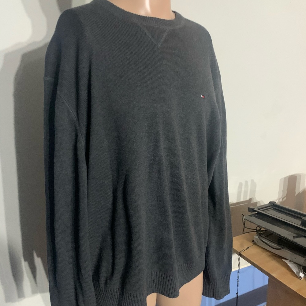Tommy sweater
